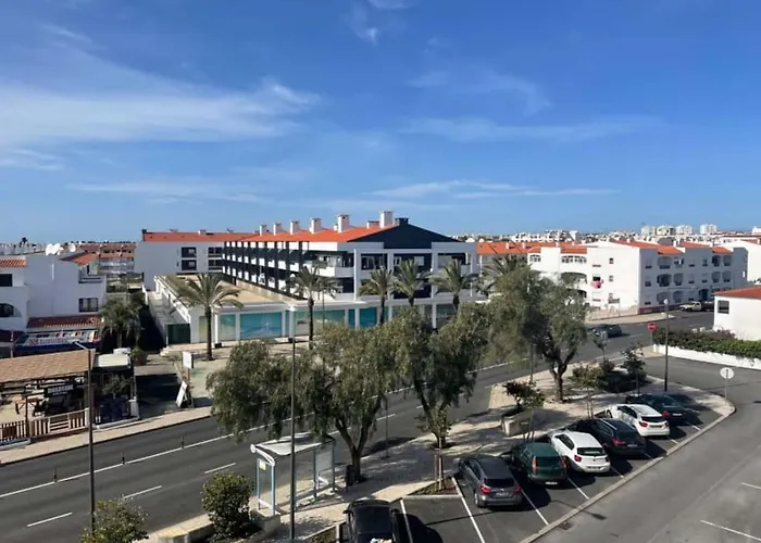 Title E Title - Oura Appartement